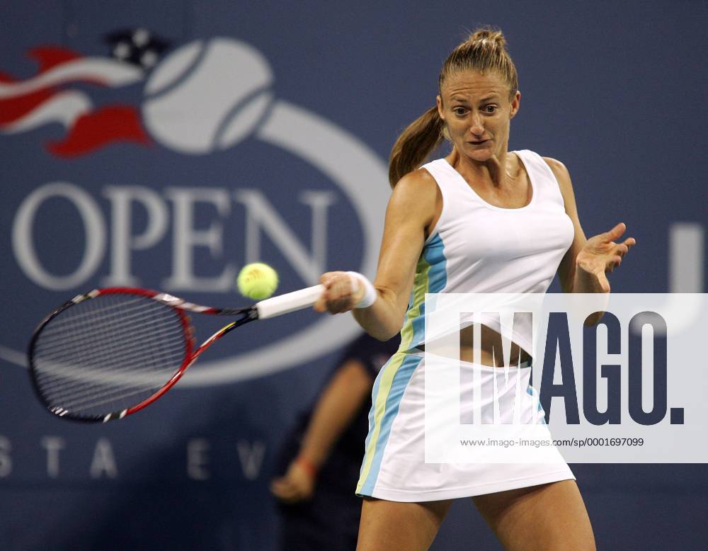 Mary Pierce (Frankreich) - Vorhand Tennis Damen US Open 2005, Grand Slam, WTA Tour Einzelbild Flushing Meadow, Meadows New York Dynamik,