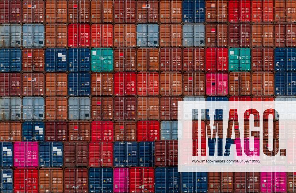 IMAGO Creative: Business, Inflation und Lieferketten Stack of logistics container. Cargo and shipping business. Container ship for export logistics. Logistic industry. Container for truck, ship, and air logistics. Container depot service and transport., Stack of logistics container. Cargo and shipping business. Container ship for export logistics. Logistic industry. Container for truck, ship, and air logistics. Container depot service and transport., Stack of logistics container. Cargo and shipping business. Container ship for export logistics. Logistic industry. Container for truck, ship, and air logistics. Container depot service and transport., 03.09.2022,