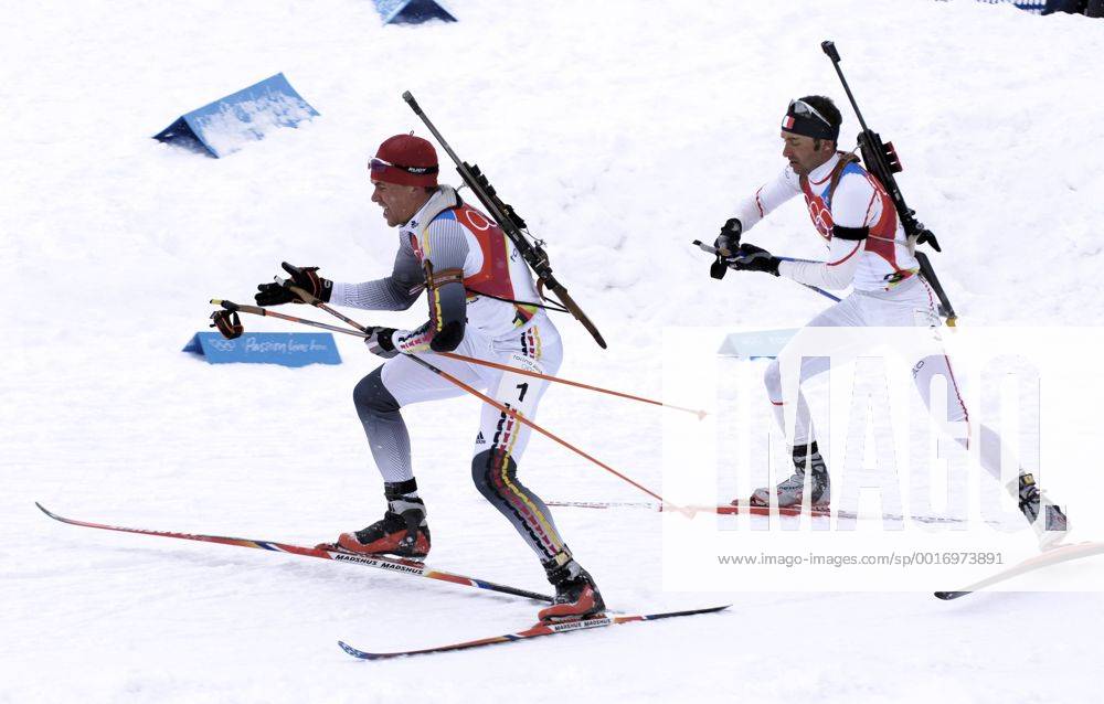 GREIS Michael GER Olympiasieger vor DEFRANSE Vincent FRA Biathlon Massenstart der Maenner am 25.02.2006 in Cesana Olympische Winterspiele 2006 in Turin Italien