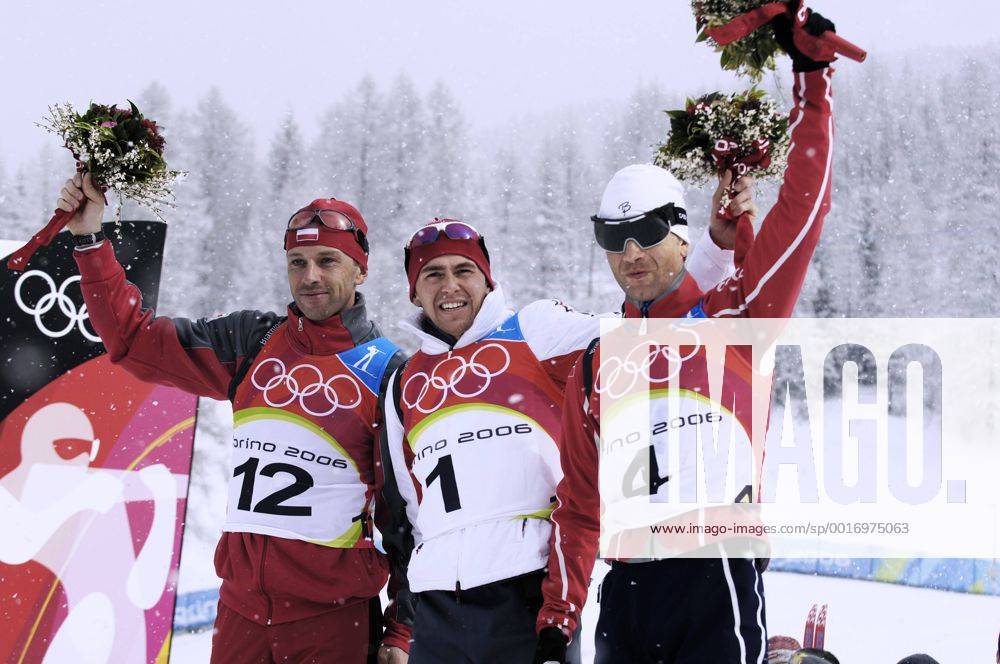 GREIS Michael GER Olympiasieger mit BJOERNDALEN Ole Einar NOR und SIKORA Tomasz POL Biathlon Massenstart der Maenner am 25.02.2006 in Cesana Olympische Winterspiele 2006 in Turin Italien