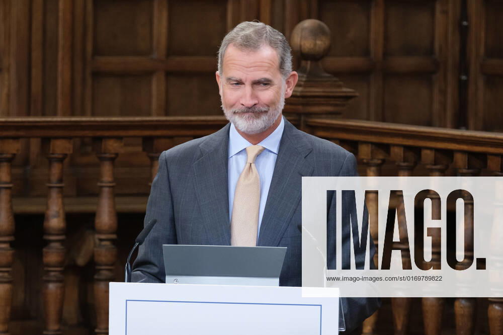 The King Presents The V Edition Of The camino Real Award To Rafa Nadal King Felipe VI presents the Camino Real Award to tennis player Rafael Nadal , during its fifth edition, at the auditorium of the University of Alcala, on 20 September, 2022 in Alcala de Henares, Madrid, Spain Madrid Spain