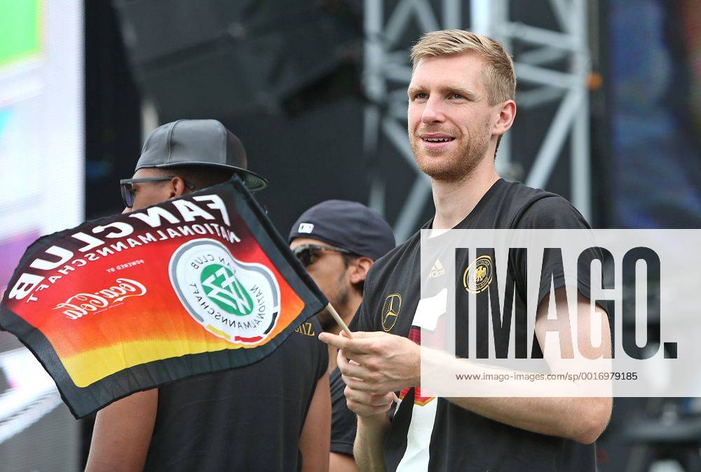 Fußball-WM Brasilien 2014, Hyndai Fan Park Berlin. Empfang der deutschen Nationalmannschaft dem Weltmeister 2014. Per Mertesacker (Deutschland)
