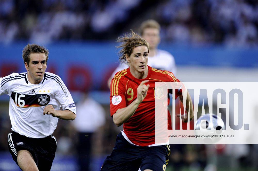 LAHM Philipp Team Deutschland und TORRES Fernando UEFA Fussball Europameisterschaften 2008 in der Schweiz und Oesterreich. Finale in Wien im Ernst Happel Stadion Deutschland-Spanien 0:1