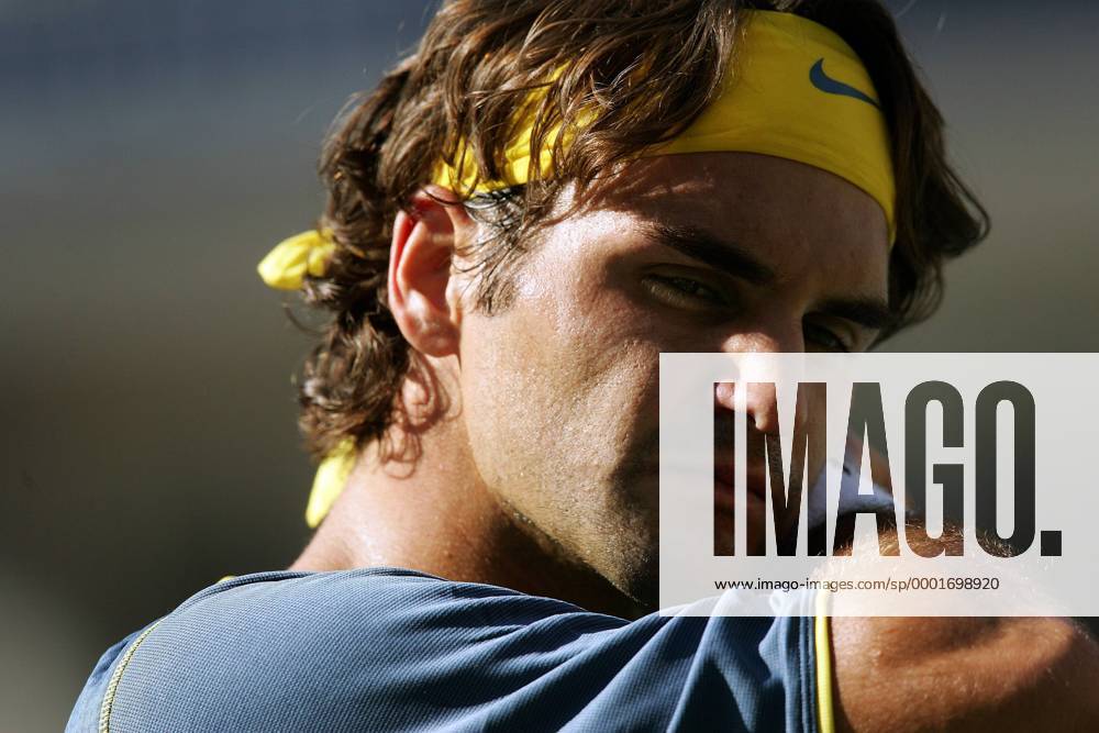 Roger Federer (Schweiz) finster Tennis Herren US Open 2005, Grand Slam, ATP Tour Porträt Flushing Meadow, Meadows New York