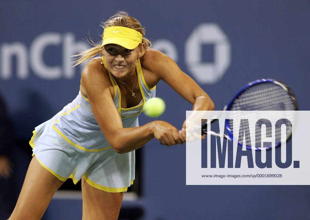 Maria Sharapova (Rußland) - beidhändige Rückhand Tennis Damen US Open 2005, Grand Slam, WTA Tour, Einzelbild Flushing Meadow, Meadows New York Dynamik,