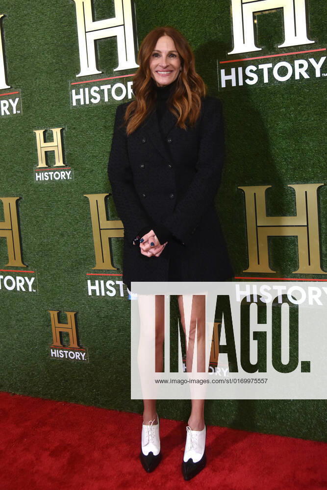 WASHINGTON, DC - SEPTEMBER 24: Julia Roberts at HISTORYTalks 2022: Your Place in History at DAR Constitution Hall in Washington, DC on September 24, 2022.
