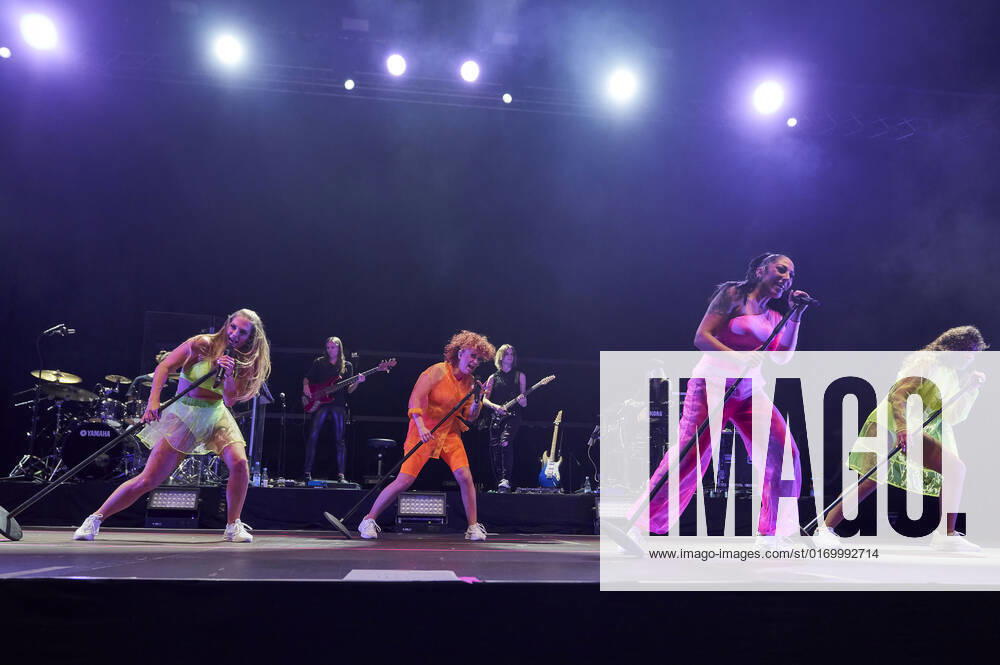 Lucy Diakovska, Sandy Mölling, Jessica Wahls and Nadja Benaissa from the No Angels live at a concert of the Celebration Tour at the Swiss Life Hall Hannover, 24 09 2022 Foto:xU.xFuturexImage