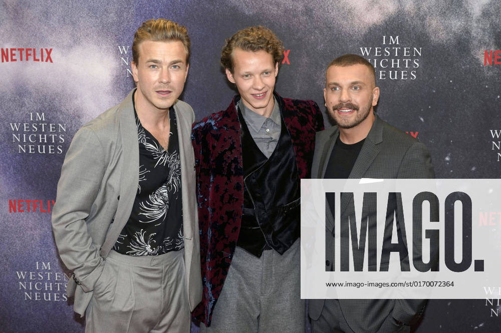 Albrecht Schuch, Felix Kammerer and Edin Hasanovic at the premiere of the feature film Im Westen nichts Neues at Kino International Berlin, 27 09 2022 Foto:xT.xBartillax xFuturexImage
