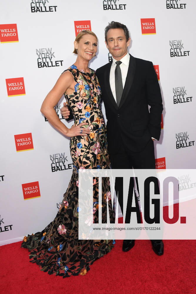NEW YORK, NY- SEPTEMBER 28: Claire Danes and Hugh Dancy at the 2022 NYC Ballet Fall Fashion Gala at the David H.Koch Theater in New York City on September 28, 2022.
