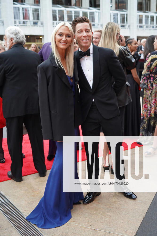 ZANNA ROBERTS RASSI and SHAUN WHITE attend the New York City Ballet 2022 Fall Fashion Gala,.The David H. Koch Theater, Lincoln Center,.NYC.September 28, 2022. New York USA - ZUMAms4_ 20220928_zaf_ms4_018