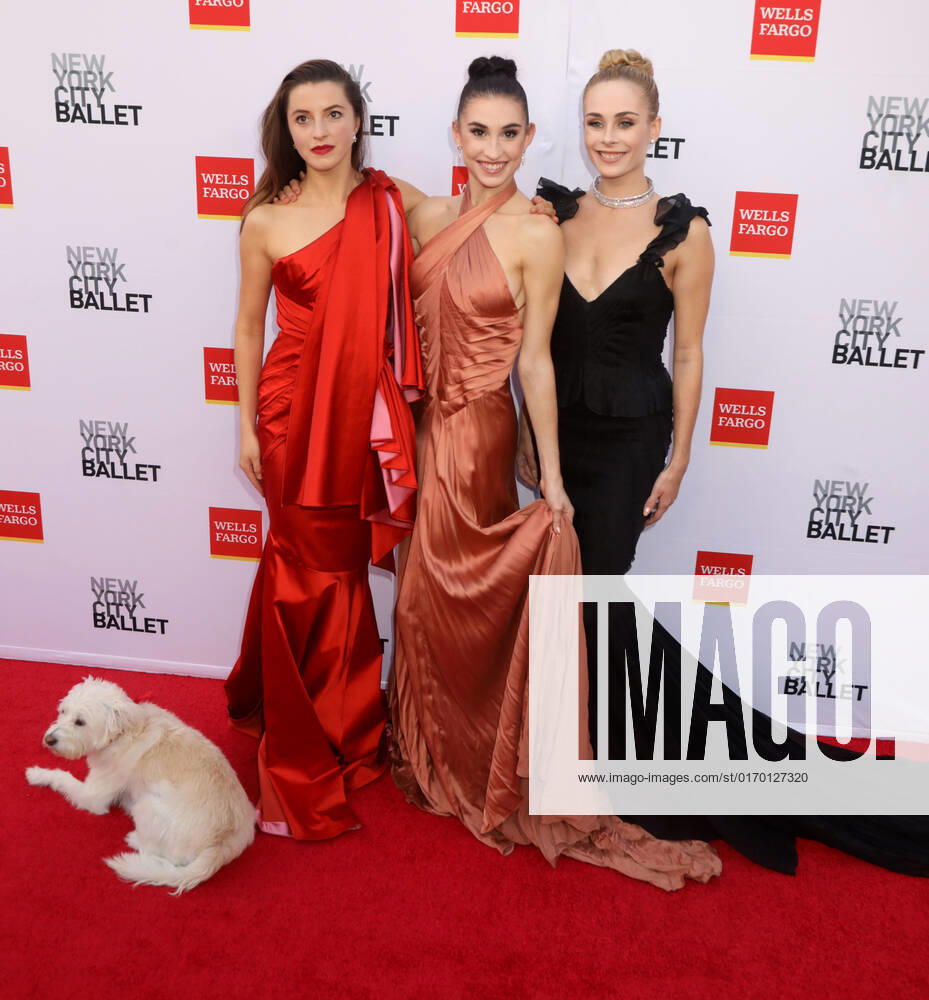 INDIANA WOODWARD, ALEXA MAXWELL and JACKIE BOLOGNA attend the New York City Ballet 2022 Fall Fashion Gala held at the David H. Koch Theater at Lincoln Center. New York City USA - ZUMAk03_ 20220928_zaf_k03_011
