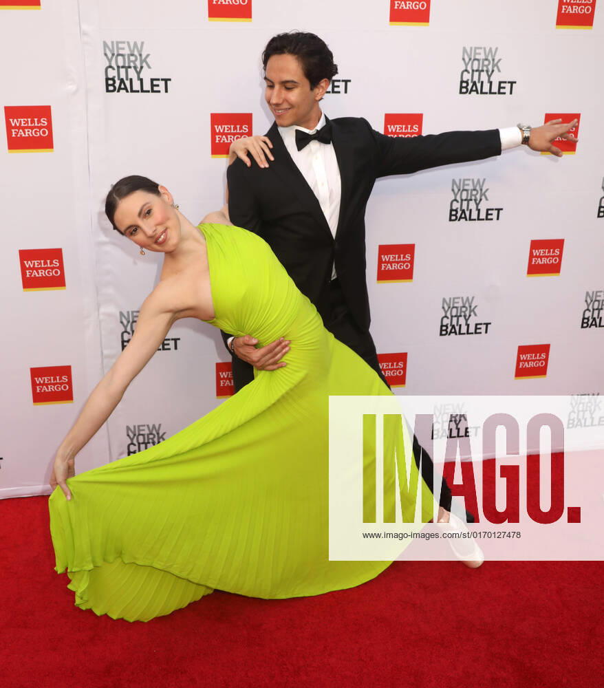 TILER PECK (L) and ROMAN MEJIA attend the New York City Ballet 2022 Fall Fashion Gala held at the David H. Koch Theater at Lincoln Center. New York City USA - ZUMAk03_ 20220928_zaf_k03_062