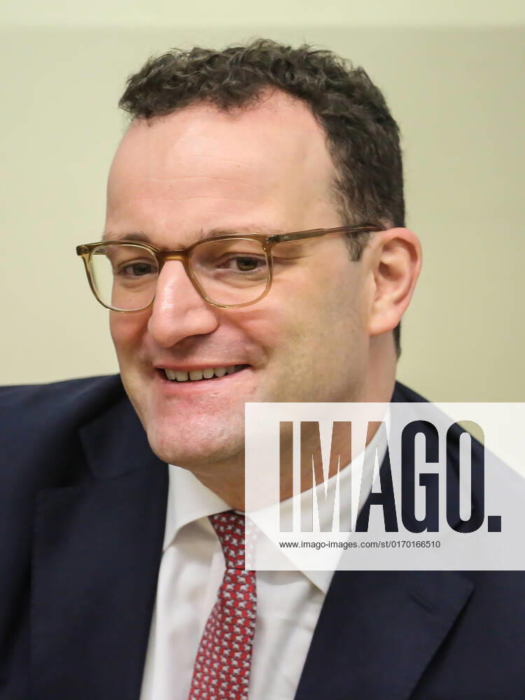 Bundesgesundheitsminister Jens Spahn CDU zu Besuch in der Universitätsklinik Magdeburg am 06.12.2019 Bundesgesundheitsminister Jens Spahn zu Besuch in der Universitätsklinik Magdeburg am 06.12.2019 - Federal Minister of Health Jens Spahn CDU visits the Magdeburg University Clinic on December 6th, 2019