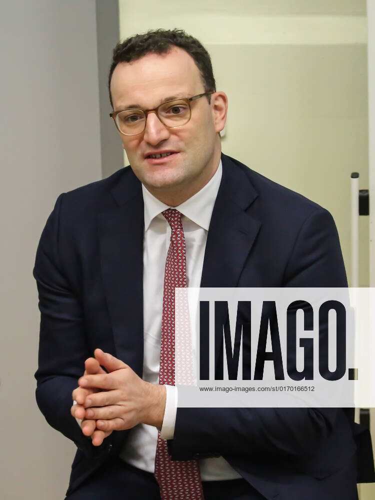 Bundesgesundheitsminister Jens Spahn CDU zu Besuch in der Universitätsklinik Magdeburg am 06.12.2019 Bundesgesundheitsminister Jens Spahn zu Besuch in der Universitätsklinik Magdeburg am 06.12.2019 - Federal Minister of Health Jens Spahn CDU visits the Magdeburg University Clinic on December 6th, 2019