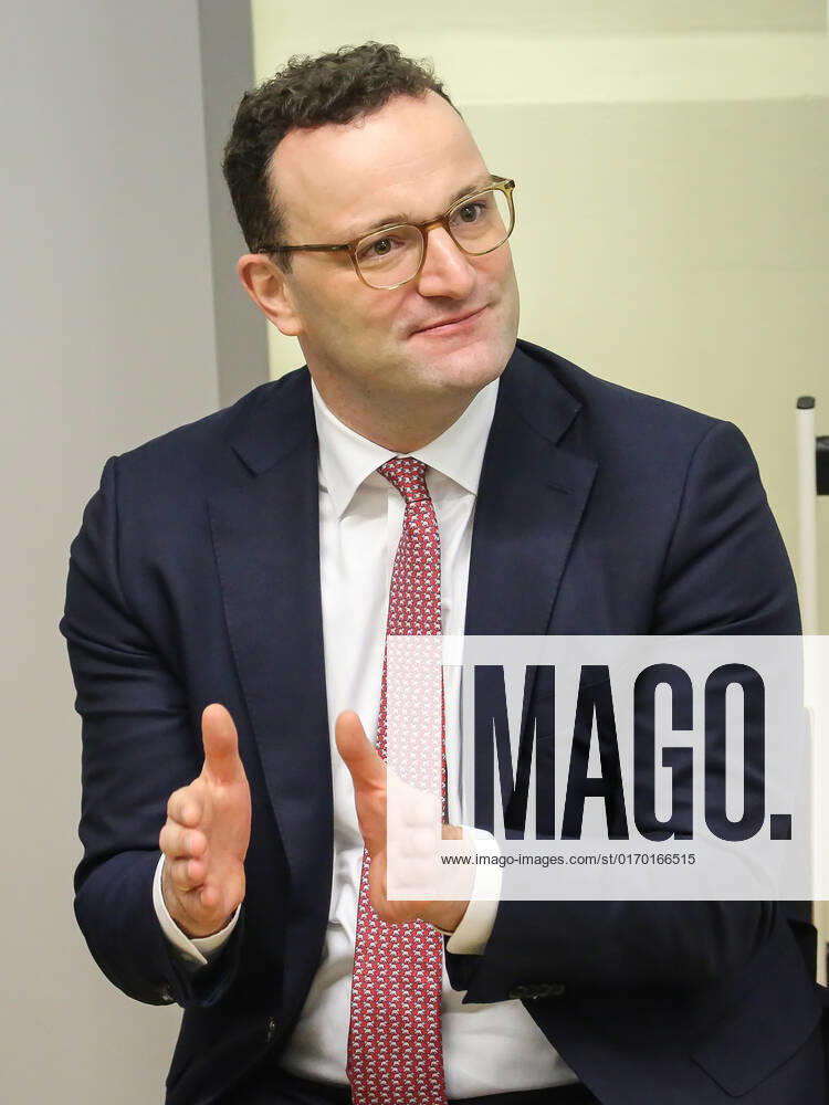 Bundesgesundheitsminister Jens Spahn CDU zu Besuch in der Universitätsklinik Magdeburg am 06.12.2019 Bundesgesundheitsminister Jens Spahn zu Besuch in der Universitätsklinik Magdeburg am 06.12.2019 - Federal Minister of Health Jens Spahn CDU visits the Magdeburg University Clinic on December 6th, 2019