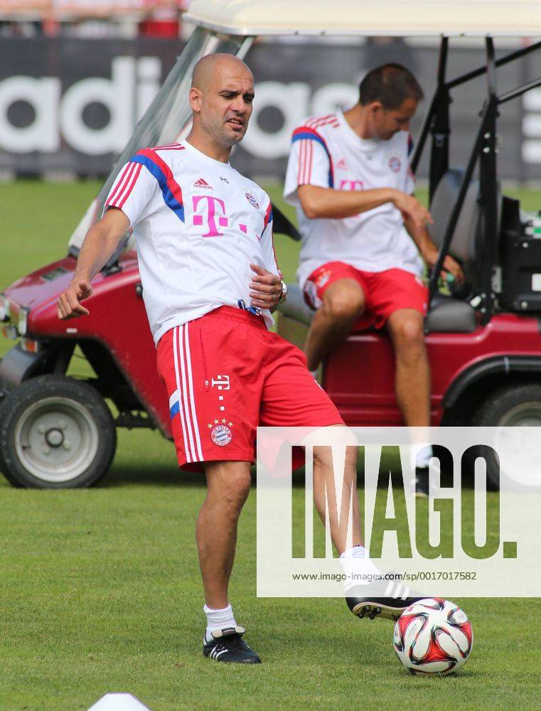 FC Bayern Training, Säbenerstrasse, München,Fussball,Sport,im Trainer Pep Guardiola , EP_prz