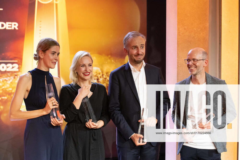 Award winners Hanna HERBST, Nora NAGEL, Jan BOEHMERMANN and Markus HENNIG, German Television Award ceremony, The Night of the Creatives The German Television Award 2022, German Television Award 2022 in Cologne, on 13 09 2022