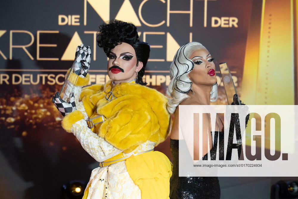 Prize winner Tim BAMBI MERCURY KNAAK, Boris ENVY PERU ESCOBAR Red Carpet, Red Carpet Show, Arrival, Arrival, German Television Award, The Night of the Creatives The German Television Award 2022, German Television Award 2022 in Cologne, on 13 09 2022