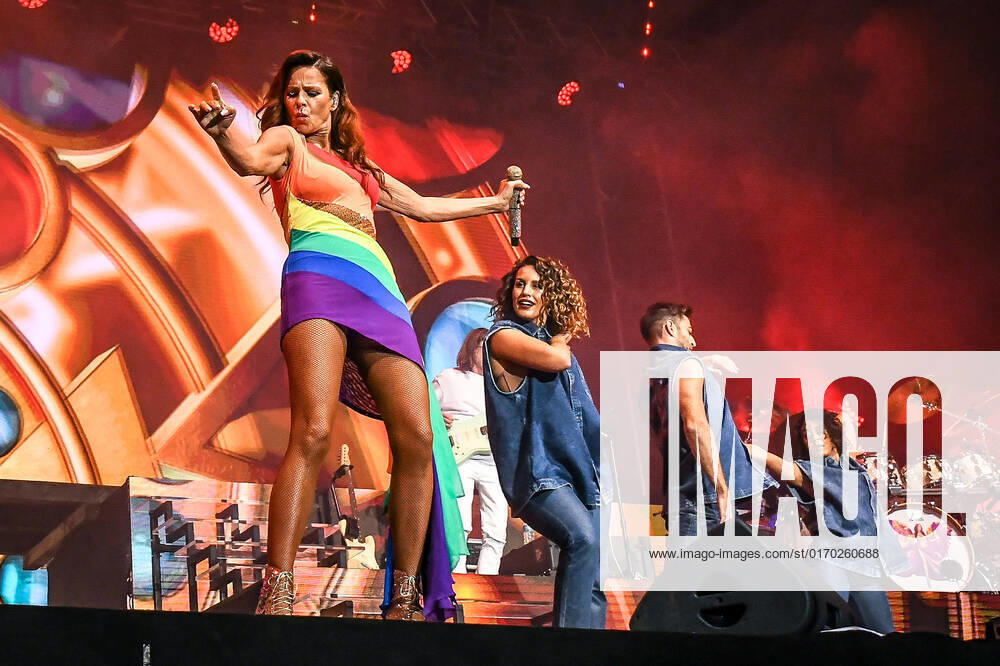 entertainment concert, 30 years of Andrea Berg in Berlin, v l After kicking off the open air highlight of the year in her home Aspach is Schlagerkoenigin Andrea Berg on 30 September 2022 in the Waldbuehne Berlin Berlin