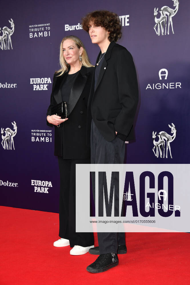 Tatjana Patitz with son Jonah Patitz at the Tribute to Bambi 2022 at the Hotel Berlin Central District Berlin, 05 10 2022 Foto:xN.xKubelkax xFuturexImage