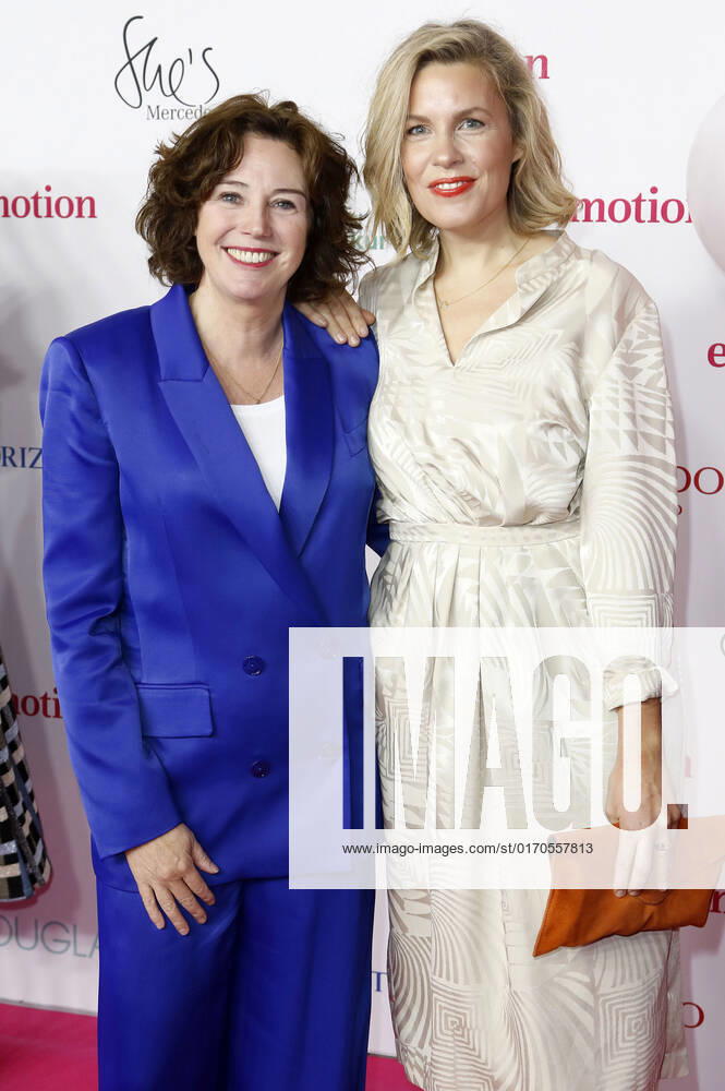 Ildiko von Kürthy and Lotta Laabs at the 11 presentation of the EMOTION Award 2022 at the Curio Haus Hamburg, 05 10 2022 Foto:xC.xTamckex xFuturexImage