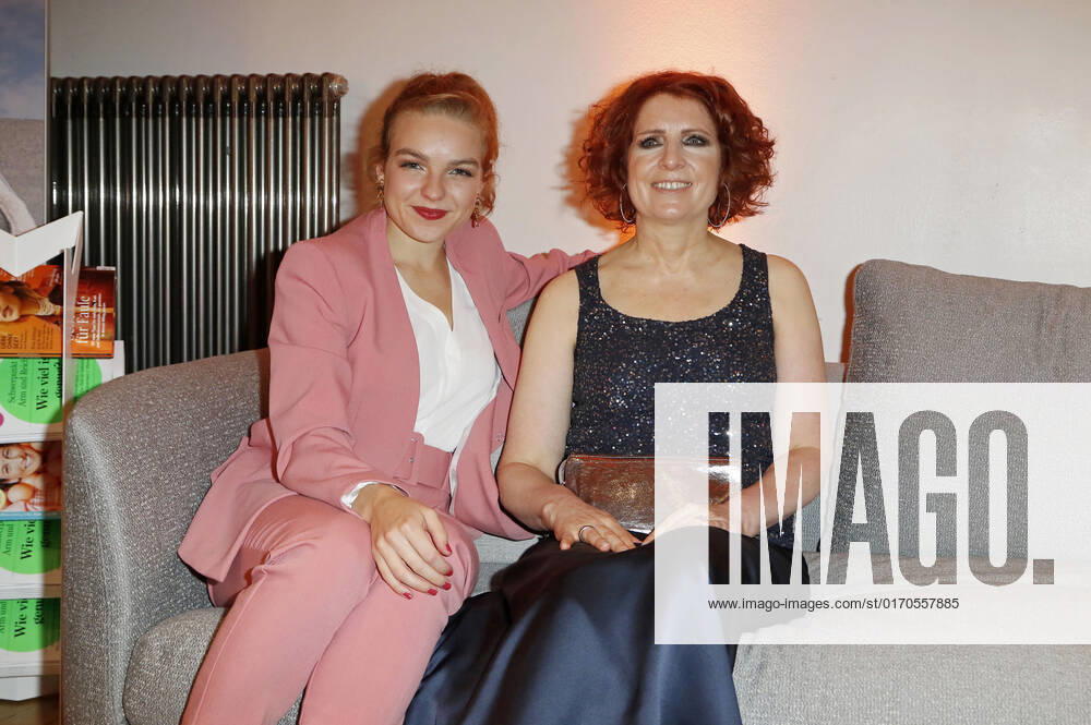 Greta Lierhaus and Monica Lierhaus at the 11 presentation of the EMOTION Award 2022 at the Curio Haus Hamburg, 05 10 2022 Foto:xC.xTamckex xFuturexImage