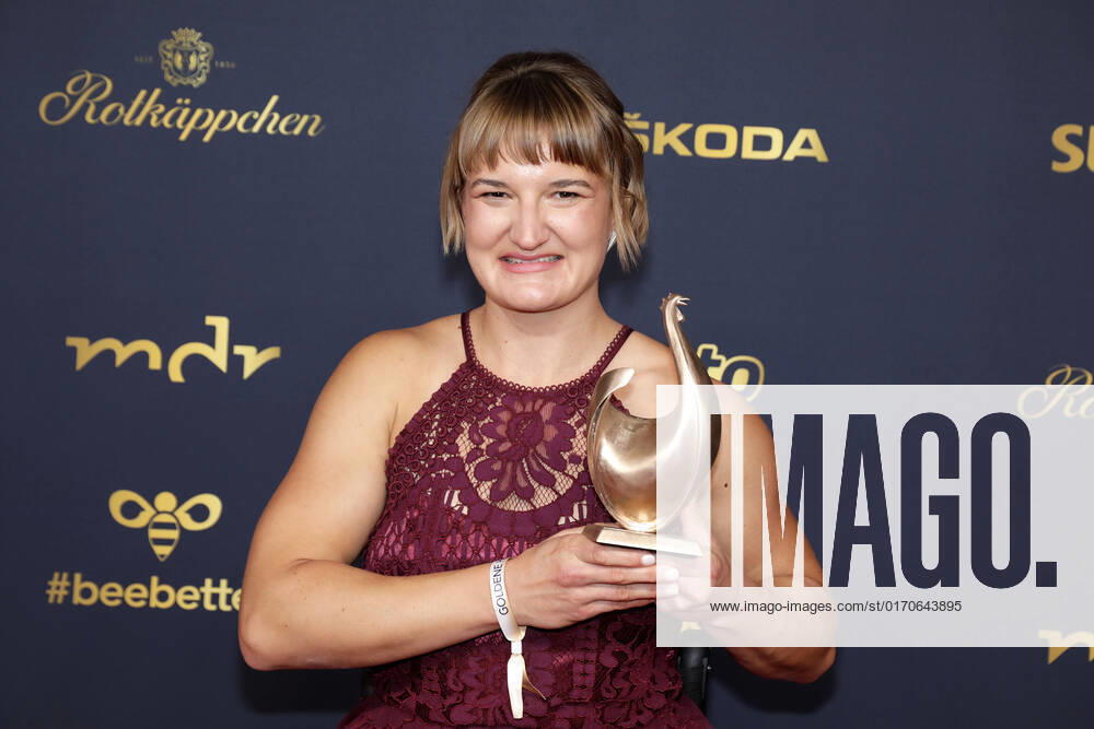 Award winner Anna Lena Forster at the award ceremony The Golden Hen on 7 10 2022 in Leipzig The Golden Hen 2022 award ceremony in Leipzig Award winners Winners