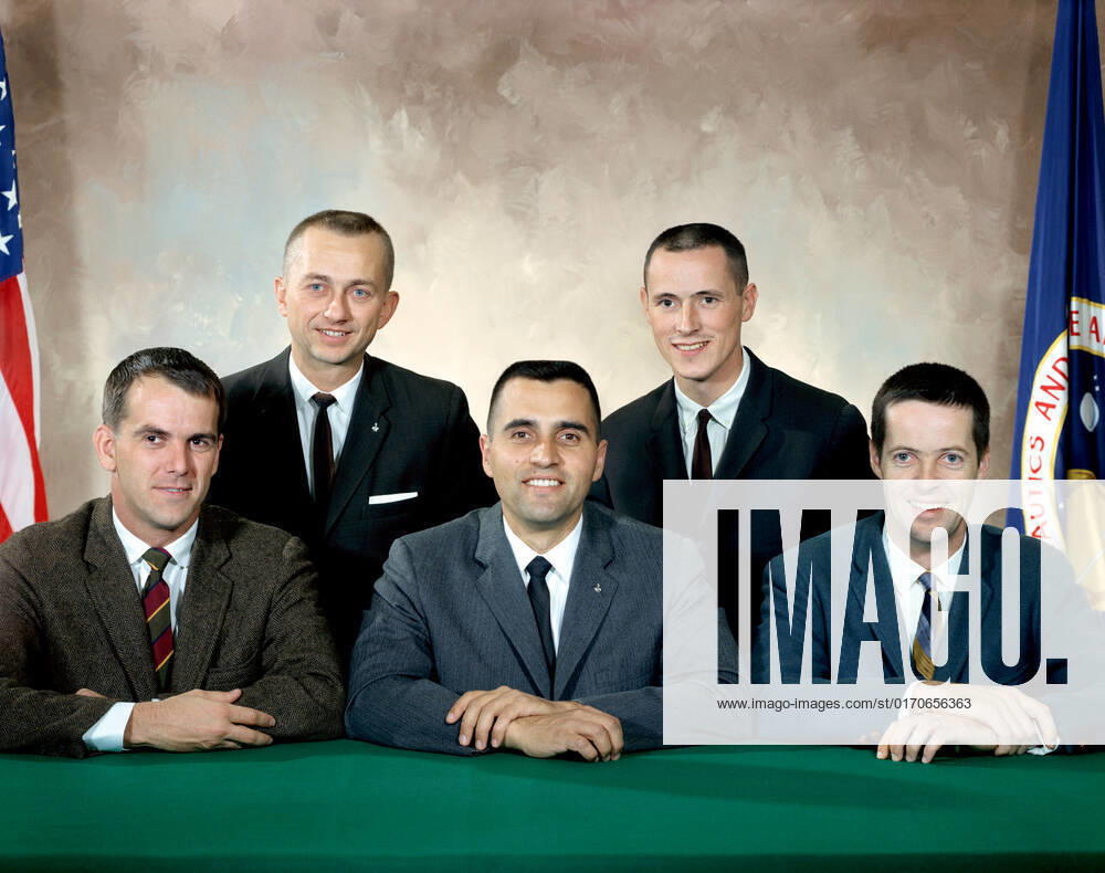 (November 1966) --- Five scientist-astronauts whose selection was announced by the National Aeronautics and Space Administration on June 29, 1969. Front row, left to right, are P. Curtis Michel,(physicist); Harrison H. Schmitt (astrogeologist); and Joseph F. Kerwin (physician). Back row, left to right, are Owen K. Garriott (physicist); and Edward G. Gibson (physicist). 1062_36_M_-1103-