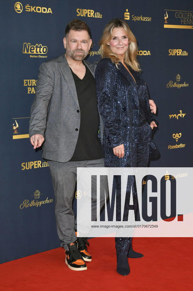 Peter Plate and Kim Fisher at the 28 award ceremony of the Golden Hen 2022 in Studio 3 of the Media City of MDR Berlin, 07 10 2022 Foto:xN.xKubelkax xFuturexImage