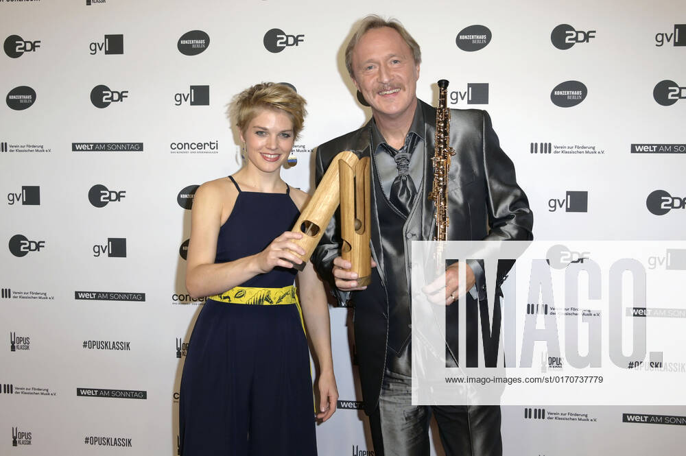 Magdalena Hoffmann and Albrecht Mayer at the Opus Klassik 2022 award ceremony at the Konzerthaus am Gendarmenmarkt Berlin, 09 10 2022 Foto:xF.xFuturexImage