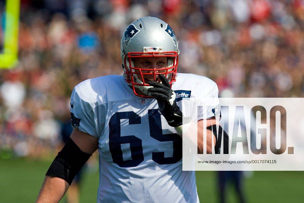 New England Patriots tackle Jordan Devey (65) during NFL American Football Herren USA training camp at Gillette Stadium. Anthony Nesmith CSM NFL American Football Herren USA 2014: Patriots Training Camp JUL 26 - ZUMAc04