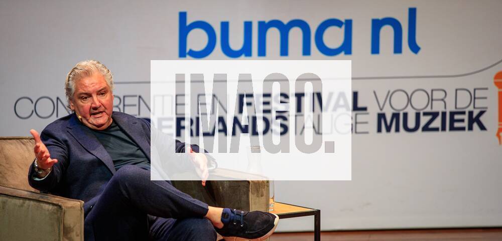 2022 10 10 14 00 01 UTRECHT Singer Rene Froger receives the Buma NL Award in the category Most Successful Single from Mart Hoogkamer in TivoliVredenburg ANP LEVIN DEN BOER netherlands out belgium out
