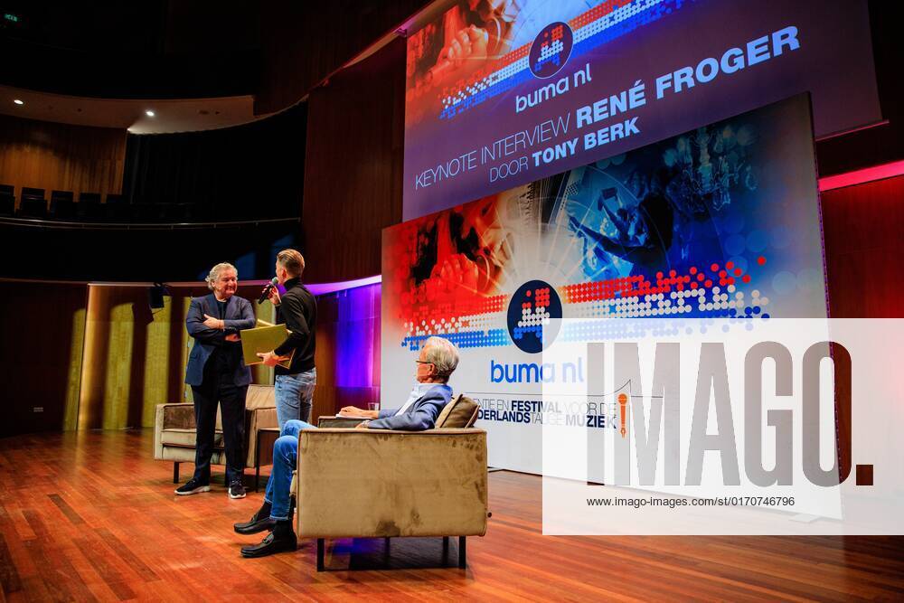2022 10 10 14 22 13 UTRECHT Singer Rene Froger receives the Buma NL Award in the category Most Successful Single from Mart Hoogkamer in TivoliVredenburg ANP LEVIN DEN BOER netherlands out belgium out