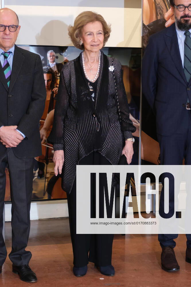 Queen Sofia attends the presentation of the XXXIX Queen Sofia Award for Musical Composition to Nuria Nunez for her work Enjambres at the Teatro Monumental in Madrid. Madrid Spain - ZUMAs197 20221013_zaa_s197_125