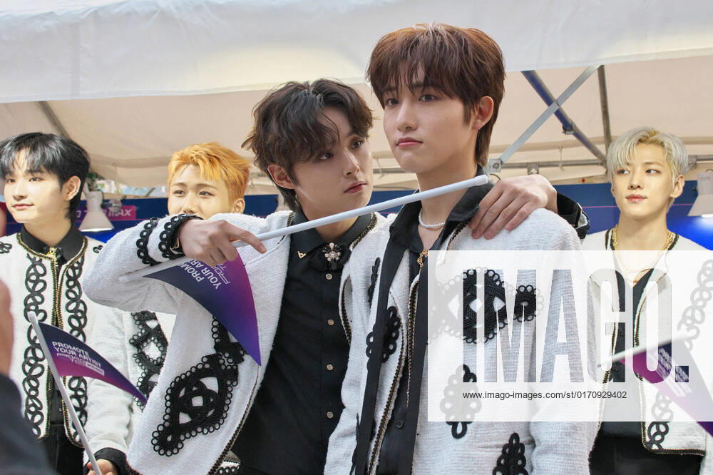 K-pop group DKZ attend a booth event during the KCON 2022 Japan in Tokyo, Japan on October 15, 2022. 1 TKP2022101513 KEIZOxMORI