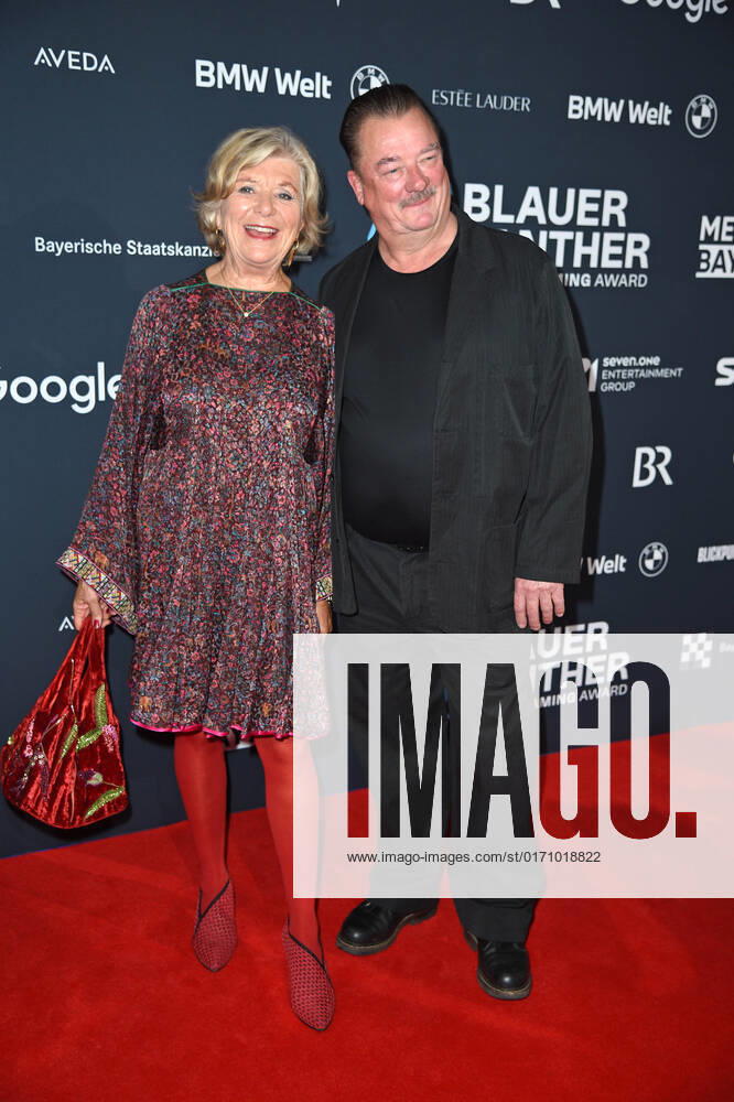 Jutta Speidel, Peter Kurth at the Blue Panther TV Streaming Award ceremony at BMW Welt in Munich on 19 10 2022