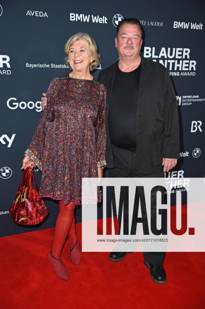 Jutta Speidel, Peter Kurth at the Blue Panther TV Streaming Award ceremony at BMW Welt in Munich on 19 10 2022