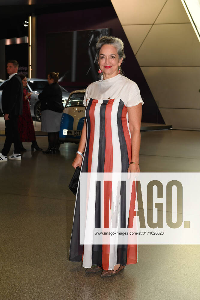 Irina Wanka award ceremony Blue Panther TV Streaming Award 2022 honor, award, prize BMW World Munich 19 October 2022