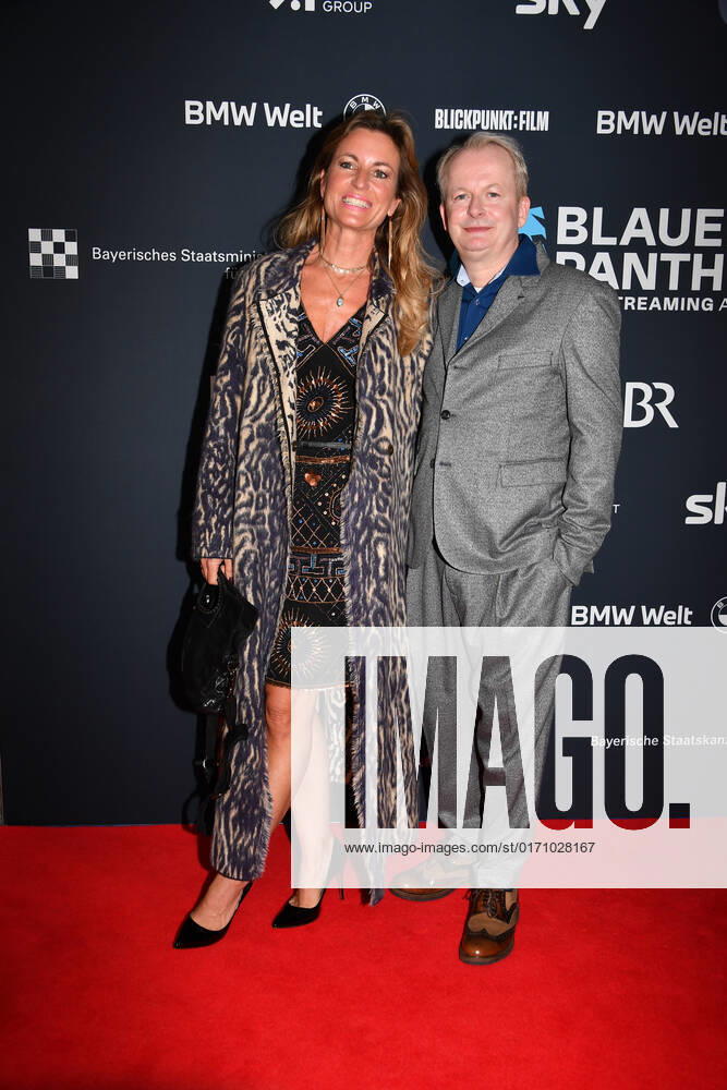 Rüdiger Bach and Franziska award Blue Panther TV Streaming Award 2022 honor, award, prize BMW World Munich 19 October 2022