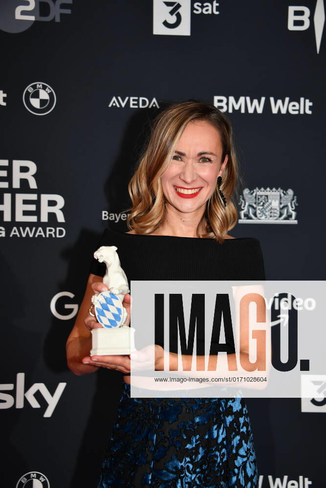 Anna Lena Zwez award ceremony Blue Panther TV Streaming Award 2022 honor, award, prize BMW World Munich 19 October 2022