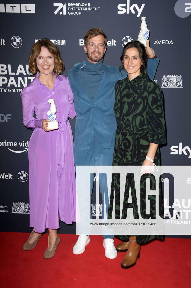 Julia Mehnert, Joko Winterscheidt and Mitra Polzin at the presentation of the Blue Panther TV Streaming Award 2022 at BMW Welt Munich, 19 10 2022 Foto:xF.xFuturexImage