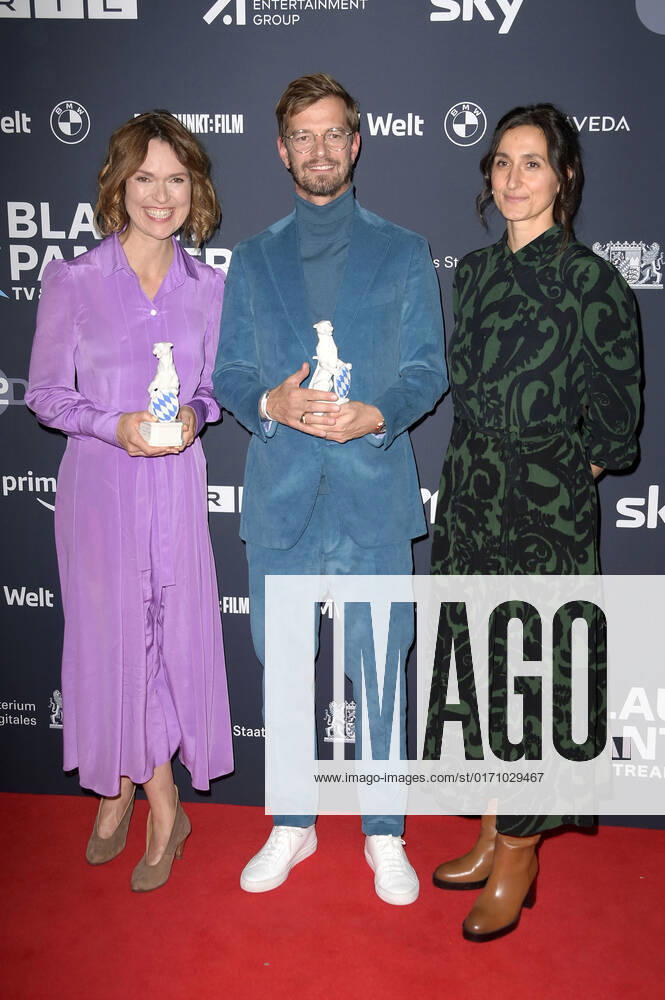 Julia Mehnert, Joko Winterscheidt and Mitra Polzin at the presentation of the Blue Panther TV Streaming Award 2022 at BMW Welt Munich, 19 10 2022 Foto:xF.xFuturexImage