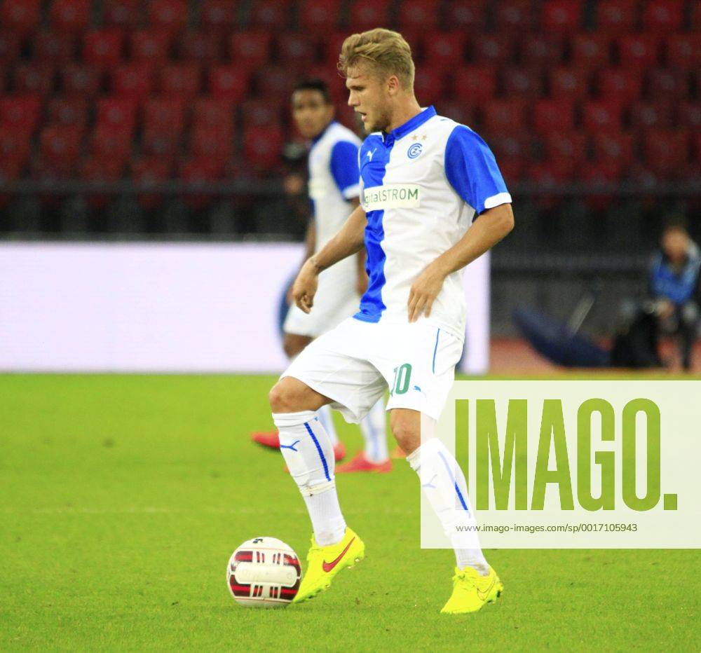 Zürich Fussball Herren Champions League-Qualifikation Saison 2014 2015 Stadion Letzigrund Grasshopper Club Zürich - OSC Lille Bild zeigt Alexander Merkel (GER) (GC) Aktion Einzelbild Freisteller Foto
