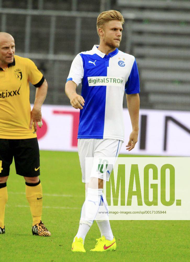 Zürich Fussball Herren Champions League-Qualifikation Saison 2014 2015 Stadion Letzigrund Grasshopper Club Zürich - OSC Lille Bild zeigt Alexander Merkel (GER) (GC) Aktion Einzelbild Freisteller Foto