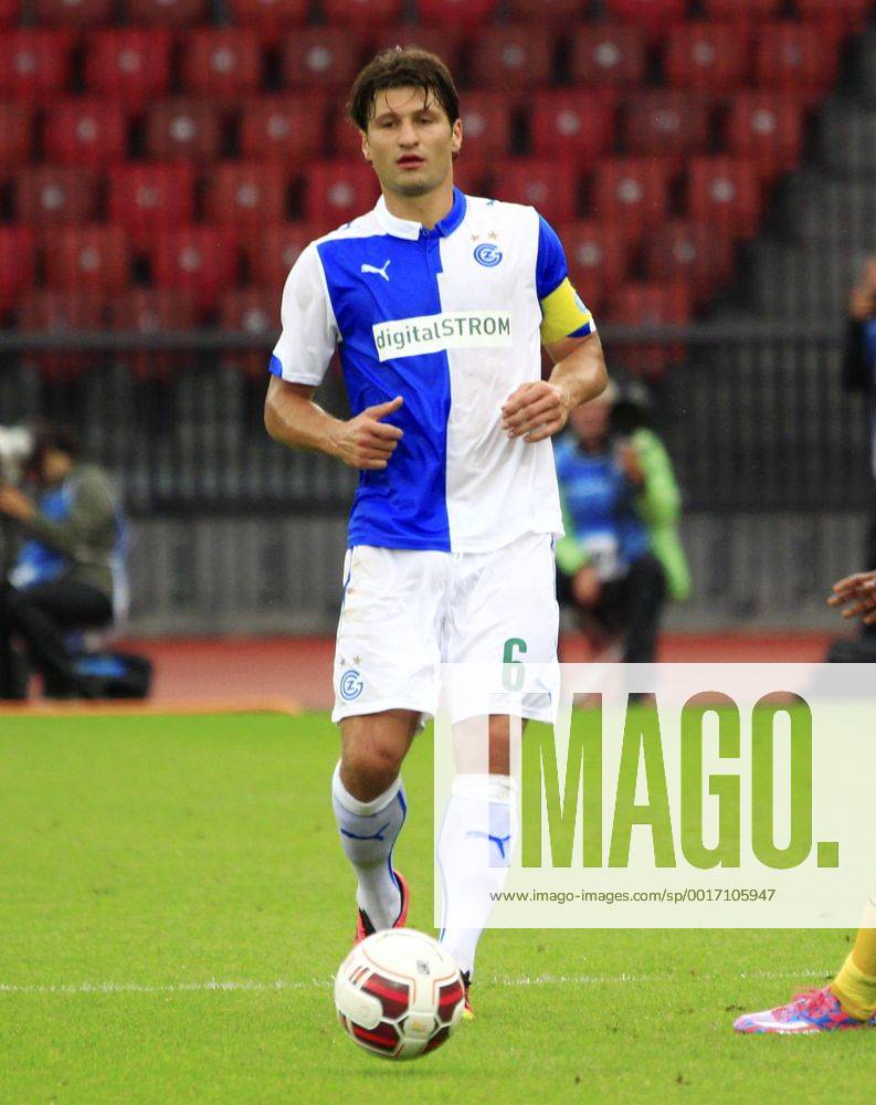 Zürich Fussball Herren Champions League-Qualifikation Saison 2014 2015 Stadion Letzigrund Grasshopper Club Zürich - OSC Lille Bild zeigt Veroljub Salatic (GC) Aktion Einzelbild Freisteller Foto