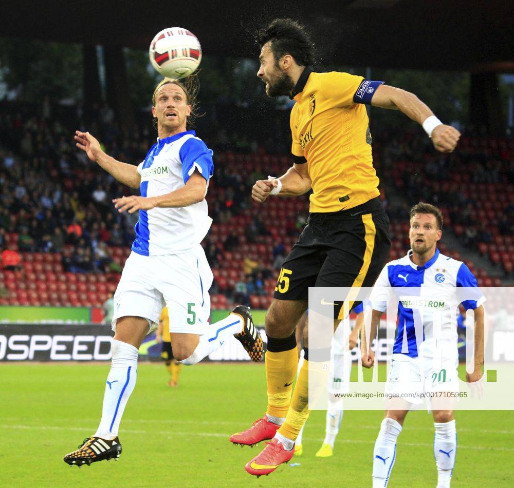 Zürich Fussball Herren Champions League-Qualifikation Saison 2014 2015 Stadion Letzigrund Grasshopper Club Zürich - OSC Lille Bild zeigt Michael Lang (GC) (I) gegen Marko Basa (Lille) Aktion Zweikampf Foto