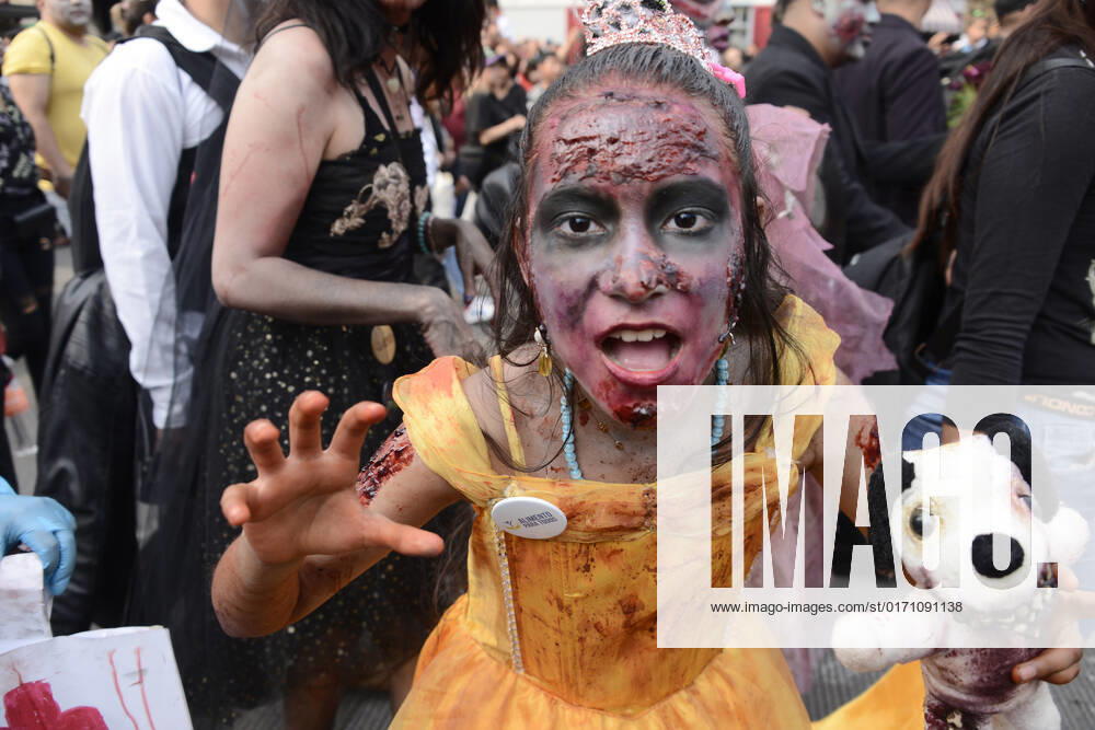 15th Annual Zombie Walk in Mexico October 22, Mexico City, Mexico: A participant walks during the 15th anniversary march of the annual Zombie Walk at Revolution Monumento. on October 22, 2022 in Mexico City, Mexico. (Photo by Carlos Tischler Eyepix Group)