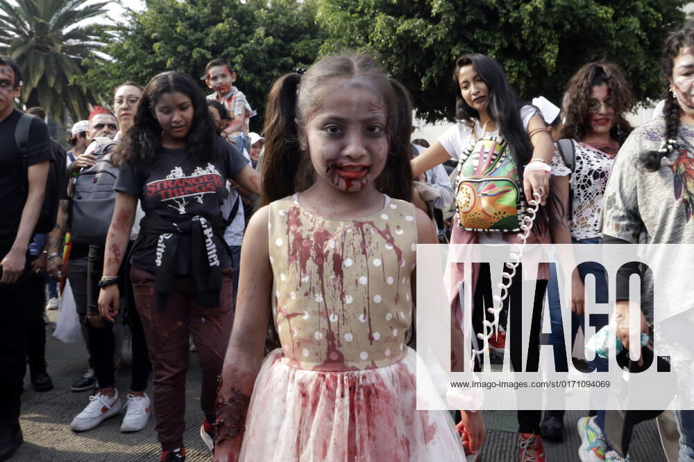 Thousands of undead participated in the Zombie March, from the Monument to the Revolution to the Zocalo in Mexico City. on October 22, 2022 in Mexico City, Mexico Mexico City Mexico - ZUMAe321 20221022_zia_e321_099
