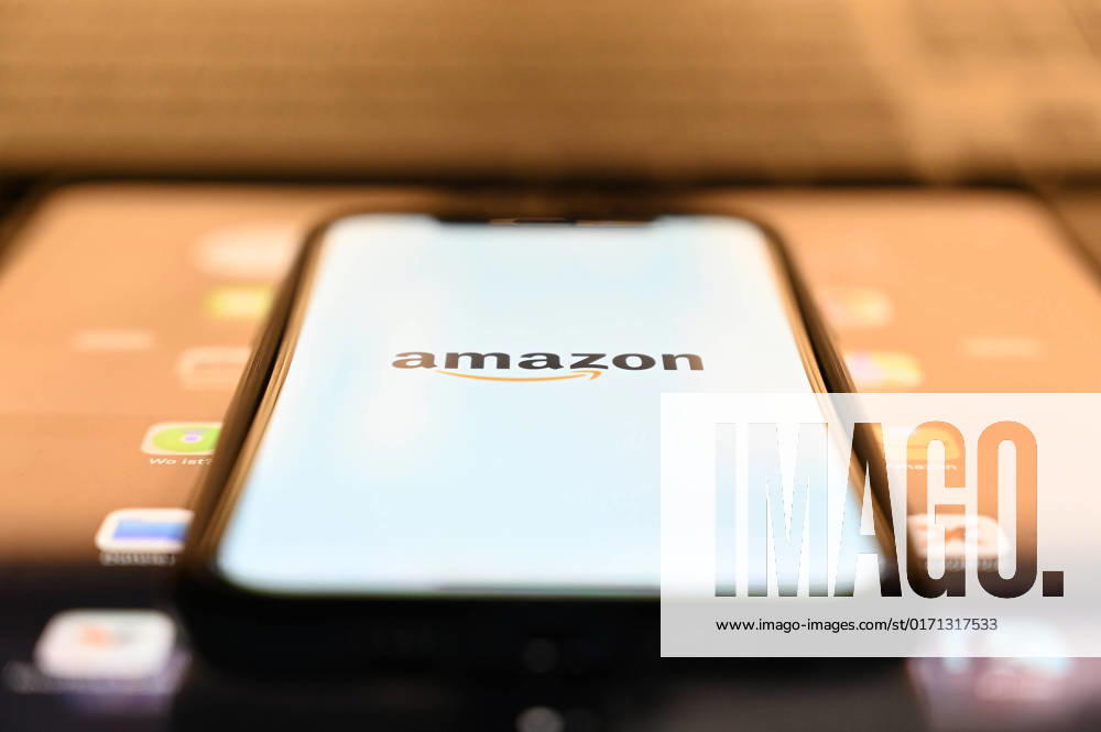 Stock and Icon Images I 28 10 2022 Theme Apps and Similar Amazon, online mail order company, product range, market leader, internet commerce, books, CDs, videos, online, online marketplace, mail order company, mail order business, AWS Hamburg Hamburg Germany