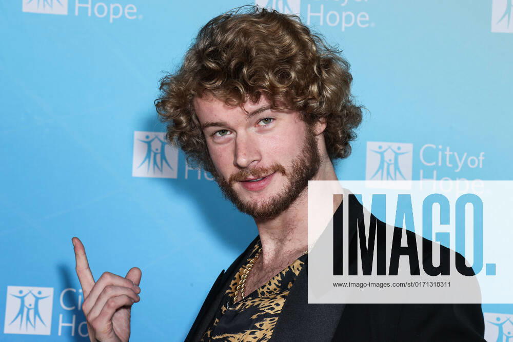 City Of Hope s 2022 Spirit Of Life Gala American rapper Yung Gravy (Matthew Raymond Hauri) arrives at the City Of Hope s 2022 Spirit Of Life Gala held at the Pacific Design Center on October 27, 2022 in West Hollywood, Los Angeles, California, United States. Pacific Design Center, West Hollywood, Los Angeles, California California United States